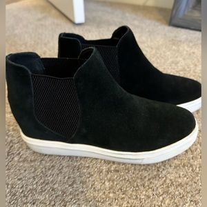 Steve Madden wedge sneaker in black suede “Sultan” style